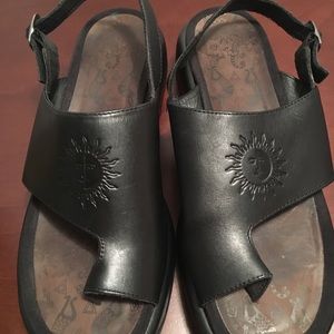 RARE DANSKO SUN TOOLED SANDALS